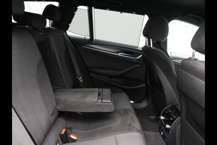 BMW 5 Serie Touring 530e M Sport Plug In Hybrid 293pk Dealer O.H PHEV | Head Up | 360 Camera | Laser LED |  Alcantara Sportstoelen Verwarmd | Blis | Apple Carplay | M Sportstuur | Navigatie | Virtual | DAB |
