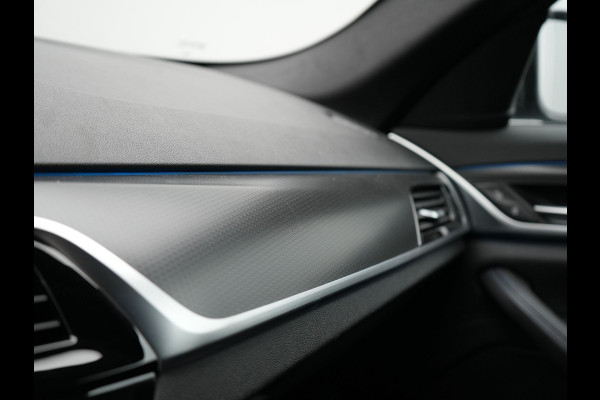 BMW 5 Serie Touring 530e M Sport Plug In Hybrid 293pk Dealer O.H PHEV | Head Up | 360 Camera | Laser LED |  Alcantara Sportstoelen Verwarmd | Blis | Apple Carplay | M Sportstuur | Navigatie | Virtual | DAB |