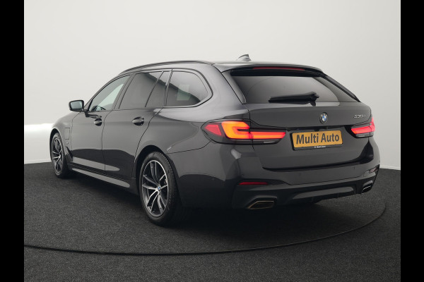 BMW 5 Serie Touring 530e M Sport Plug In Hybrid 293pk Dealer O.H PHEV | Head Up | 360 Camera | Laser LED |  Alcantara Sportstoelen Verwarmd | Blis | Apple Carplay | M Sportstuur | Navigatie | Virtual | DAB |