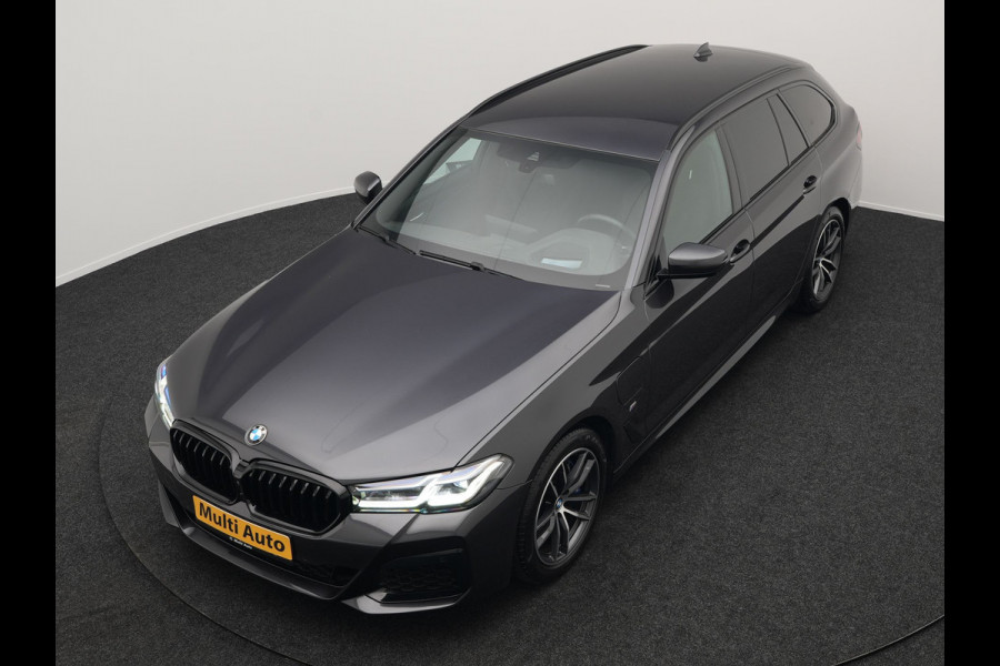 BMW 5 Serie Touring 530e M Sport Plug In Hybrid 293pk Dealer O.H PHEV | Head Up | 360 Camera | Laser LED |  Alcantara Sportstoelen Verwarmd | Blis | Apple Carplay | M Sportstuur | Navigatie | Virtual | DAB |