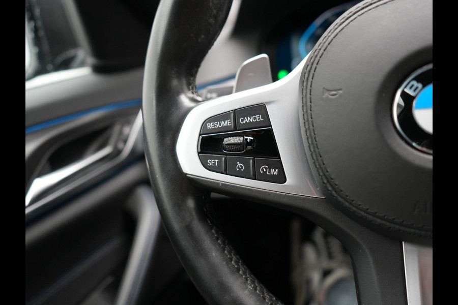 BMW 5 Serie Touring 530e M Sport Plug In Hybrid 293pk Dealer O.H PHEV | Head Up | 360 Camera | Laser LED |  Alcantara Sportstoelen Verwarmd | Blis | Apple Carplay | M Sportstuur | Navigatie | Virtual | DAB |