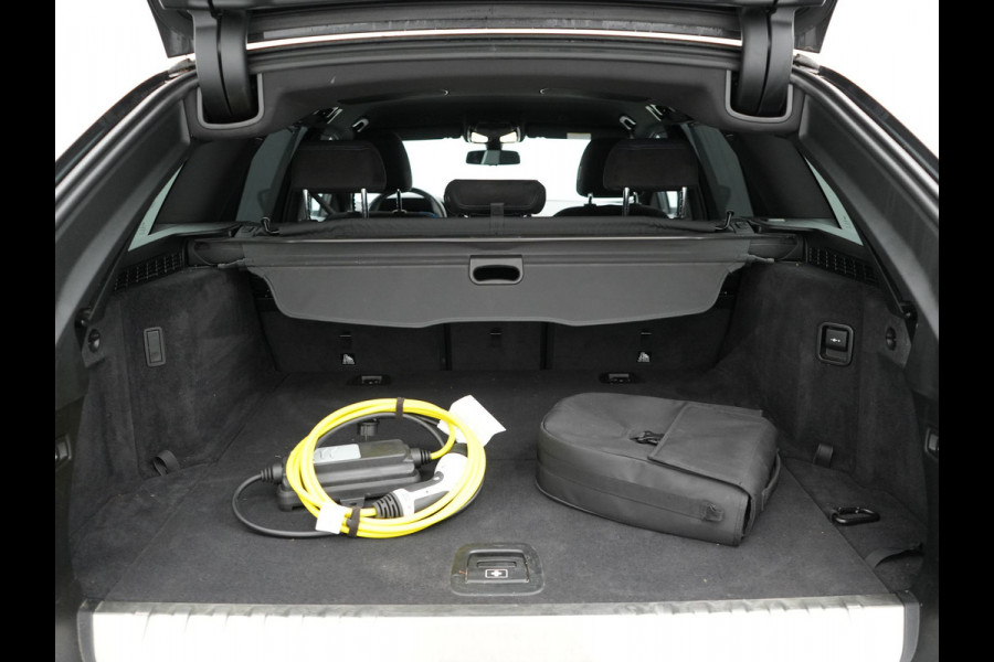 BMW 5 Serie Touring 530e M Sport Plug In Hybrid 293pk Dealer O.H PHEV | Head Up | 360 Camera | Laser LED |  Alcantara Sportstoelen Verwarmd | Blis | Apple Carplay | M Sportstuur | Navigatie | Virtual | DAB |