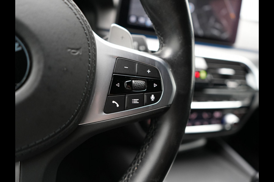 BMW 5 Serie Touring 530e M Sport Plug In Hybrid 293pk Dealer O.H PHEV | Head Up | 360 Camera | Laser LED |  Alcantara Sportstoelen Verwarmd | Blis | Apple Carplay | M Sportstuur | Navigatie | Virtual | DAB |