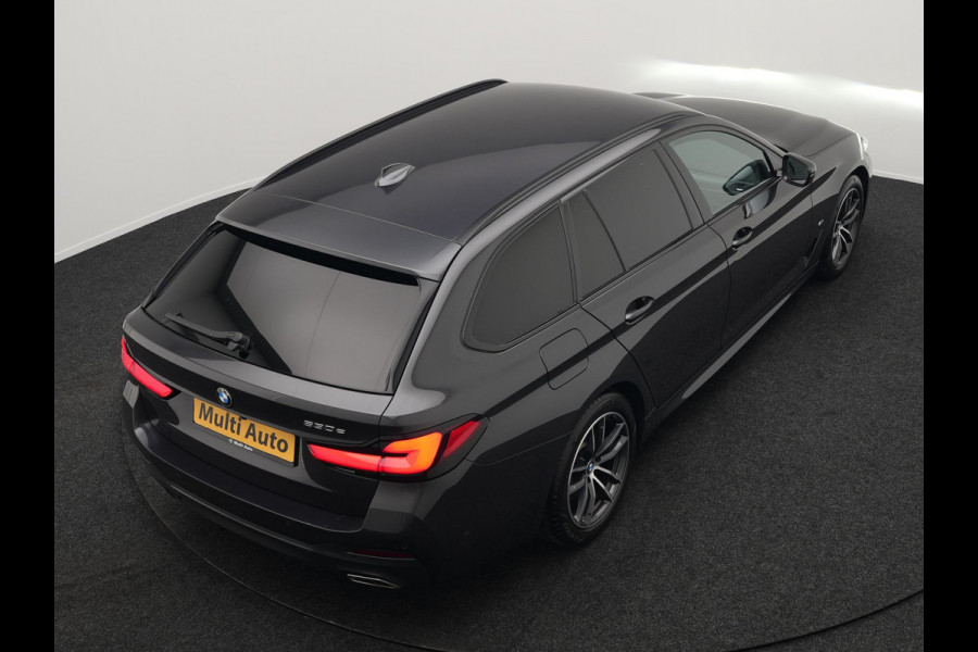 BMW 5 Serie Touring 530e M Sport Plug In Hybrid 293pk Dealer O.H PHEV | Head Up | 360 Camera | Laser LED |  Alcantara Sportstoelen Verwarmd | Blis | Apple Carplay | M Sportstuur | Navigatie | Virtual | DAB |