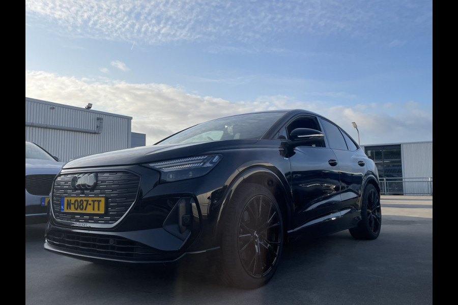 Audi Q4 Sportback e-tron 40 Launch edition S Competition 77 kWh | Black on Black | Trehaak wegklapbaar | Meer foto's volgen!