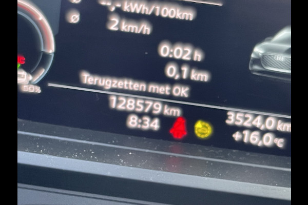 Audi Q4 Sportback e-tron 40 Launch edition S Competition 77 kWh | Black on Black | Trehaak wegklapbaar | Meer foto's volgen!