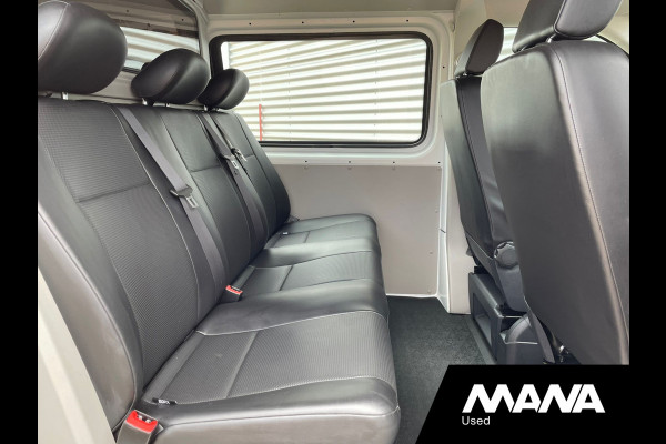 Volkswagen Transporter 2.0TDI L2H1 102PK DC Comfortline 5 Zits Airco Trekhaak