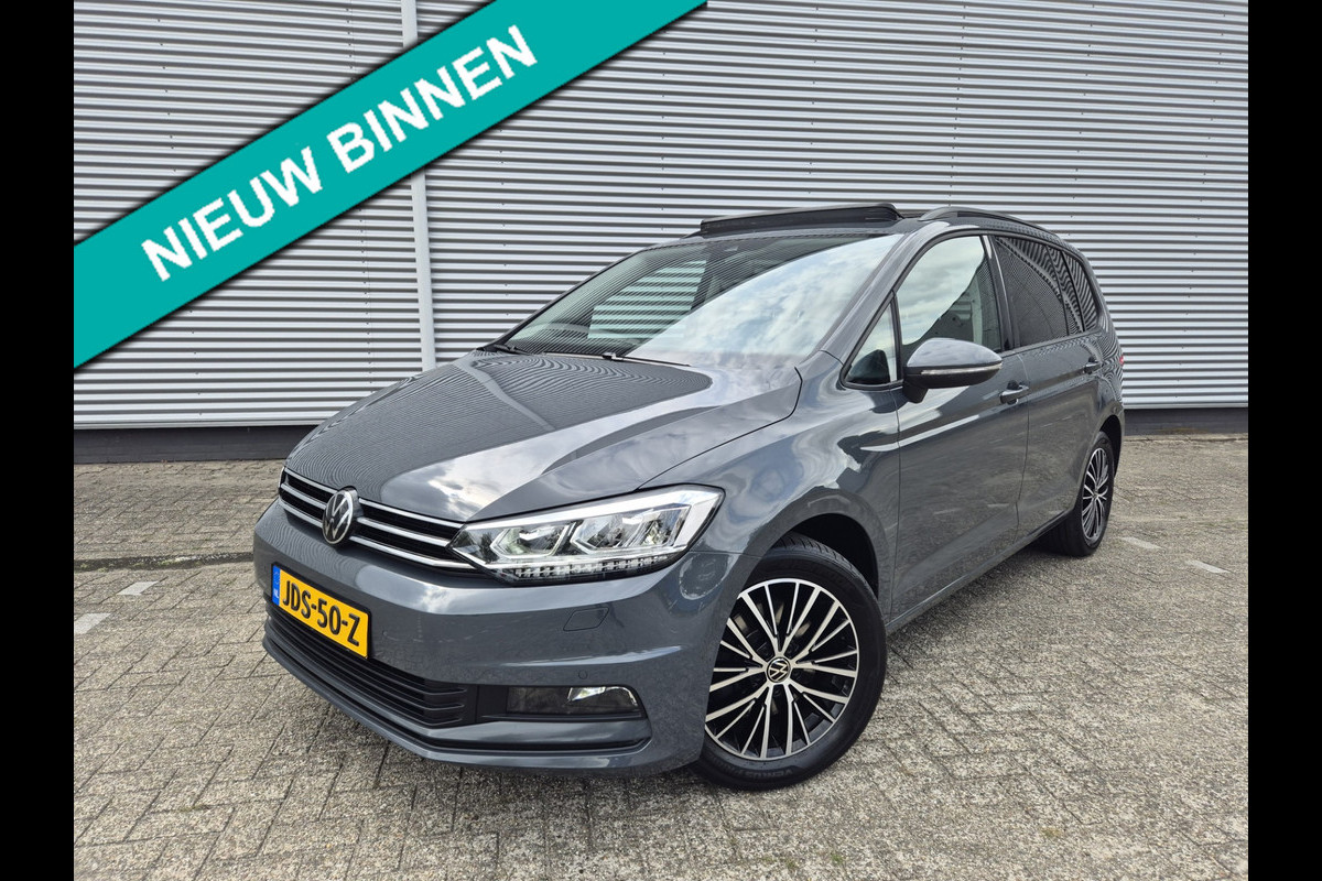 Volkswagen Touran 1.5 TSI 7p Autom,Panorama,airco,adap cruise,nav/camera,wegkl. trekhaak,stoelverwarming,standkachel, Volkswagen Touran 1.5 TSI 7p Autom,Panorama,airco,adap cruise,nav/camera,wegkl. trekhaak,stoelverwarming,standkachel,