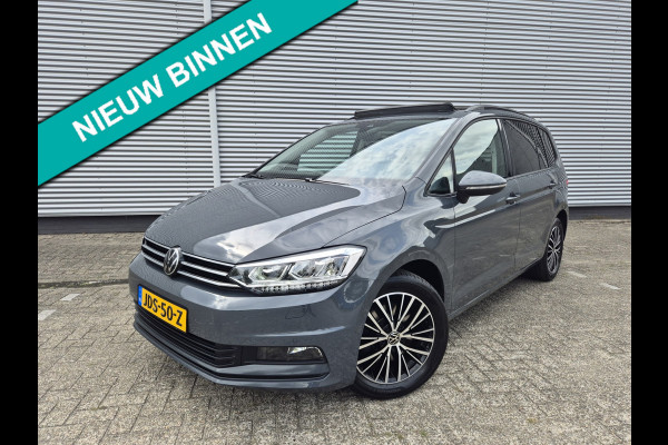 Volkswagen Touran 1.5 TSI 7p Autom,Panorama,airco,adap cruise,nav/camera,wegkl. trekhaak,stoelverwarming,standkachel,