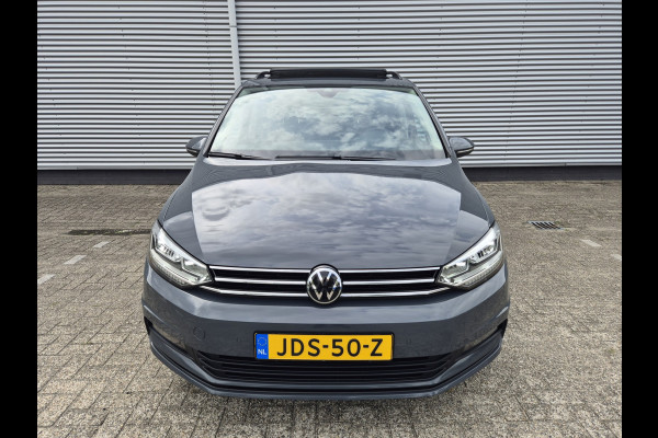 Volkswagen Touran 1.5 TSI 7p Autom,Panorama,airco,adap cruise,nav/camera,wegkl. trekhaak,stoelverwarming,standkachel,