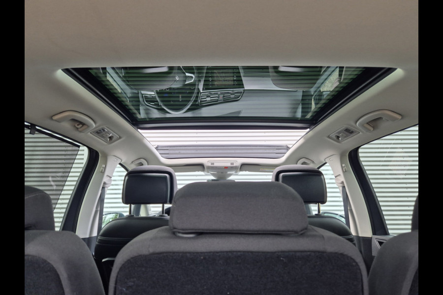 Volkswagen Touran 1.5 TSI 7p Autom,Panorama,airco,adap cruise,nav/camera,wegkl. trekhaak,stoelverwarming,standkachel,