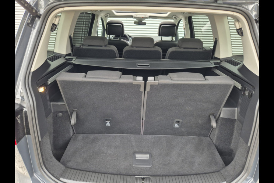 Volkswagen Touran 1.5 TSI 7p Autom,Panorama,airco,adap cruise,nav/camera,wegkl. trekhaak,stoelverwarming,standkachel,