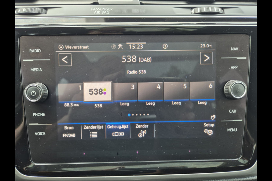 Volkswagen Touran 1.5 TSI 7p Autom,Panorama,airco,adap cruise,nav/camera,wegkl. trekhaak,stoelverwarming,standkachel,