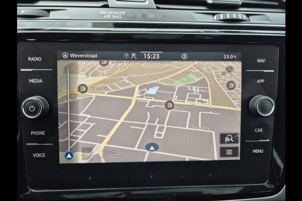 Volkswagen Touran 1.5 TSI 7p Autom,Panorama,airco,adap cruise,nav/camera,wegkl. trekhaak,stoelverwarming,standkachel,