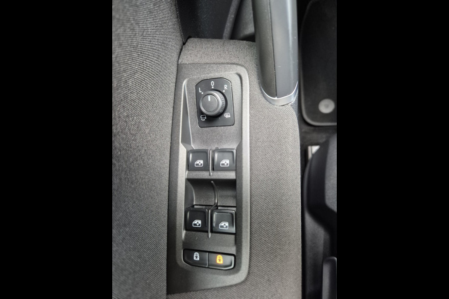Volkswagen Touran 1.5 TSI 7p Autom,Panorama,airco,adap cruise,nav/camera,wegkl. trekhaak,stoelverwarming,standkachel,