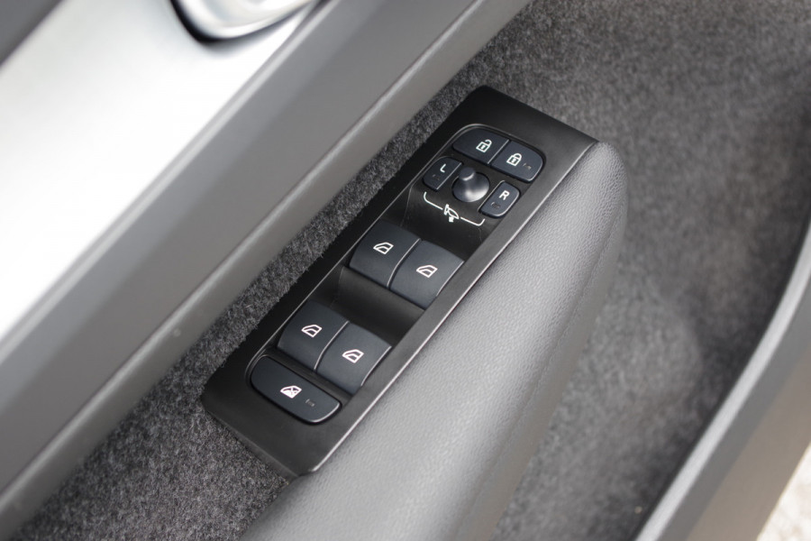 Volvo XC40 1.5 T4 Recharge Inscription Expression, Climate Control, Lane-Assist, Camera