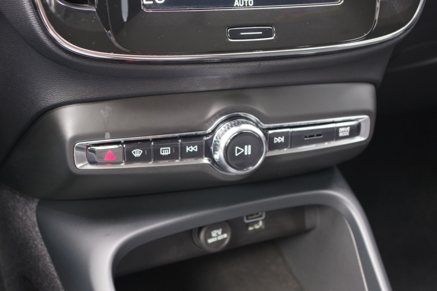 Volvo XC40 1.5 T4 Recharge Inscription Expression, Climate Control, Lane-Assist, Camera