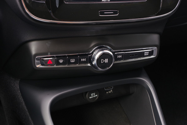 Volvo XC40 1.5 T4 Recharge Inscription Expression, Climate Control, Lane-Assist, Camera