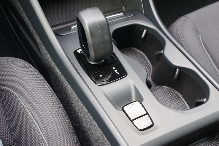 Volvo XC40 1.5 T4 Recharge Inscription Expression, Climate Control, Lane-Assist, Camera