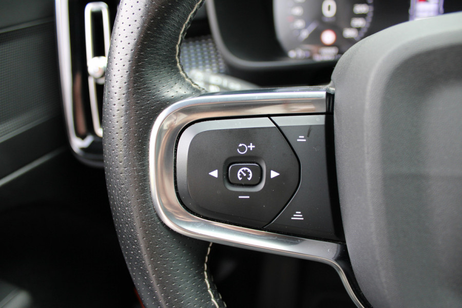 Volvo XC40 1.5 T3 R-Design | Trekhaak | Navigatie | Cruise Control | Stoelverwarming