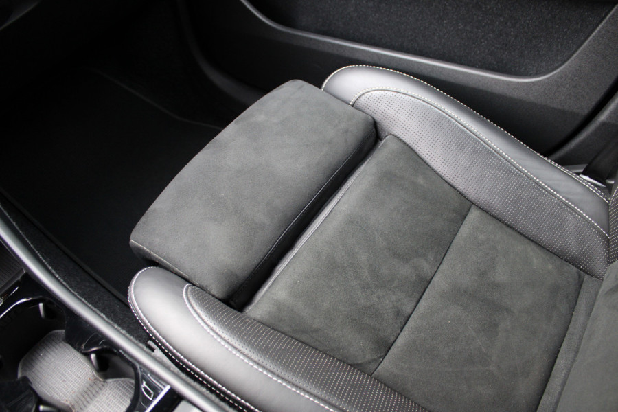 Volvo XC40 1.5 T3 R-Design | Trekhaak | Navigatie | Cruise Control | Stoelverwarming
