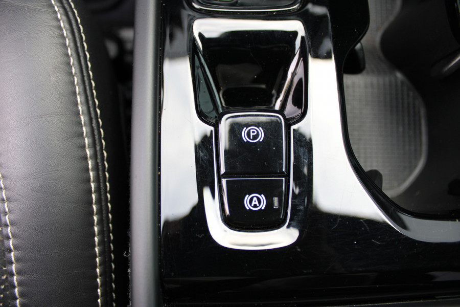 Volvo XC40 1.5 T3 R-Design | Trekhaak | Navigatie | Cruise Control | Stoelverwarming