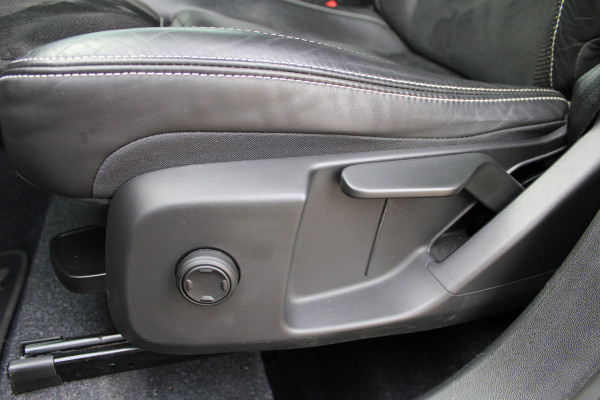 Volvo XC40 1.5 T3 R-Design | Trekhaak | Navigatie | Cruise Control | Stoelverwarming