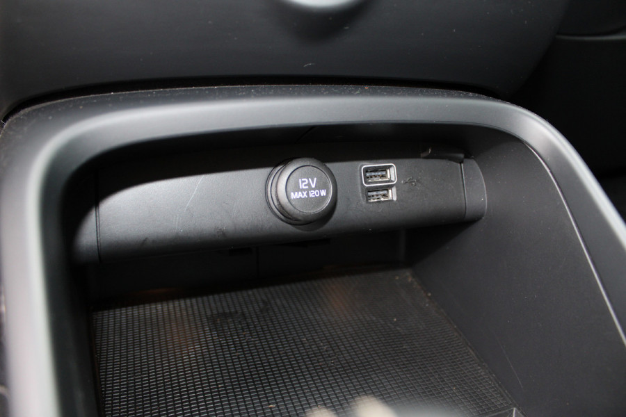 Volvo XC40 1.5 T3 R-Design | Trekhaak | Navigatie | Cruise Control | Stoelverwarming