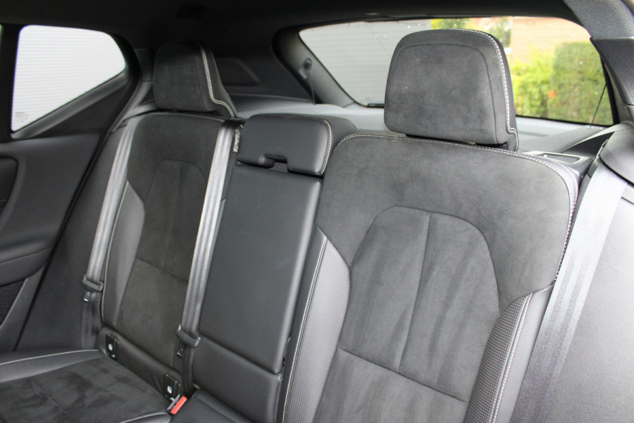 Volvo XC40 1.5 T3 R-Design | Trekhaak | Navigatie | Cruise Control | Stoelverwarming