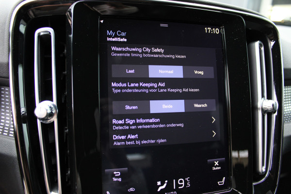 Volvo XC40 1.5 T3 R-Design | Trekhaak | Navigatie | Cruise Control | Stoelverwarming