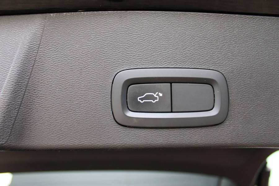 Volvo XC40 1.5 T3 R-Design | Trekhaak | Navigatie | Cruise Control | Stoelverwarming