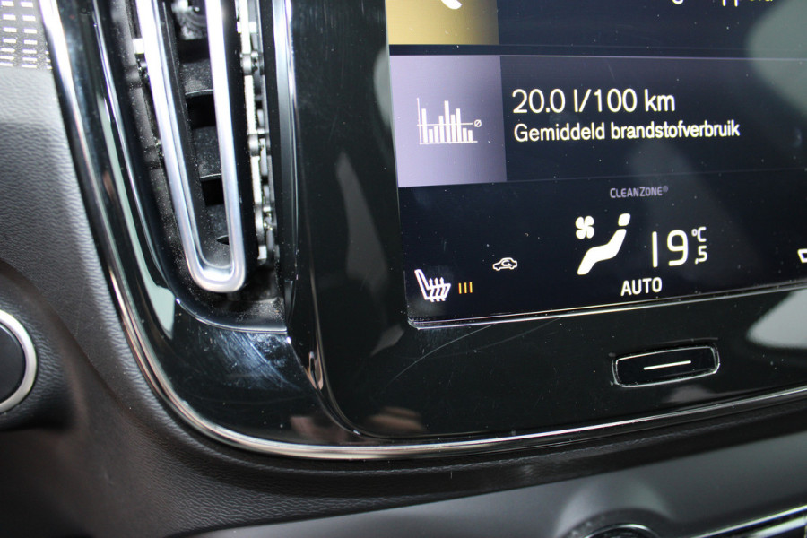 Volvo XC40 1.5 T3 R-Design | Trekhaak | Navigatie | Cruise Control | Stoelverwarming