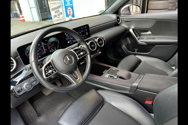 Mercedes-Benz A-Klasse 200 Premium Automaat Leer Navi