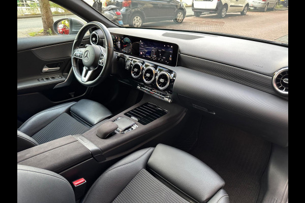 Mercedes-Benz A-Klasse 200 Premium Automaat Leer Navi