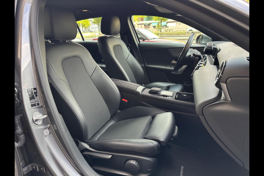 Mercedes-Benz A-Klasse 200 Premium Automaat Leer Navi