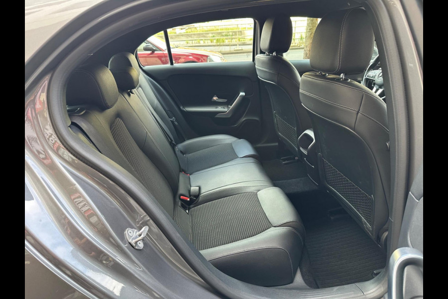 Mercedes-Benz A-Klasse 200 Premium Automaat Leer Navi