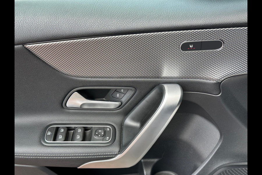 Mercedes-Benz A-Klasse 200 Premium Automaat Leer Navi