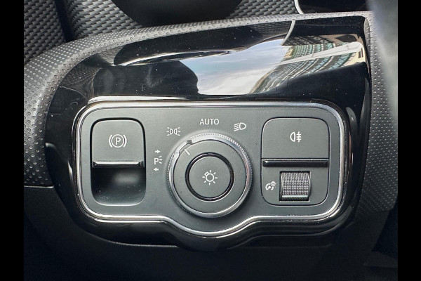 Mercedes-Benz A-Klasse 200 Premium Automaat Leer Navi