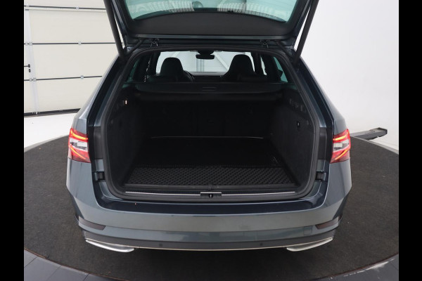 Škoda Superb Combi 2.0 TDI 4x4 Sportline Business | Panoramadak | Adaptive Cruise | Memory | Navigatie | Carplay | Camera | Alcantara | LED | Stoel & Stuurverwarming