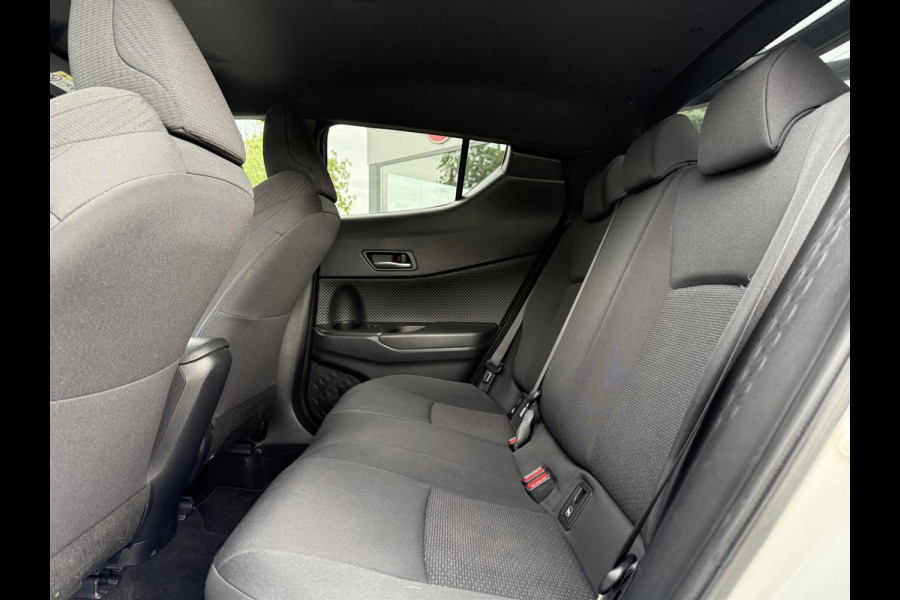 Toyota C-HR 1.8 Aut. Hybrid Style | Navi | Camera | Stoel Verwarming | Dealer OH |