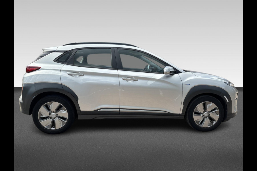 Hyundai Kona EV Comfort 64 kWh Navigatie | Apple Carplay | Android Auto.