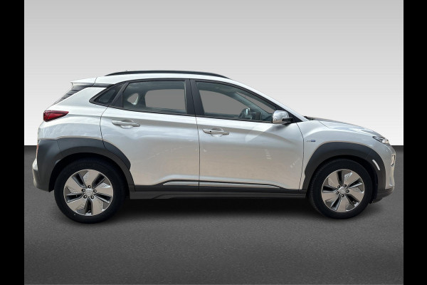 Hyundai Kona EV Comfort 64 kWh Navigatie | Apple Carplay | Android Auto.
