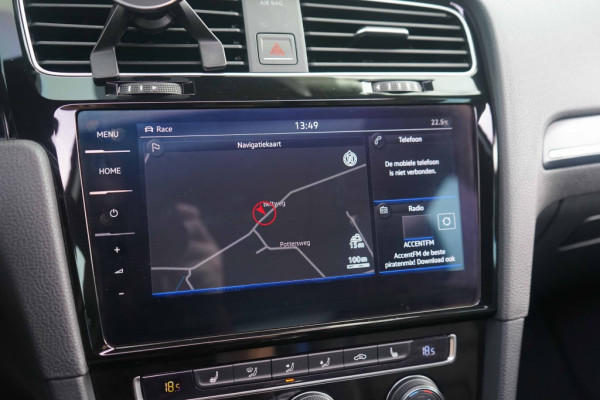 Volkswagen Golf 7.5 R 4Motion 2.0 TSI Pano/DCC/Dynaudio/OZ/VOL