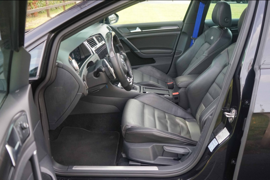 Volkswagen Golf 7.5 R 4Motion 2.0 TSI Pano/DCC/Dynaudio/OZ/VOL