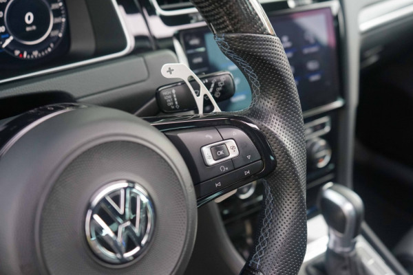 Volkswagen Golf 7.5 R 4Motion 2.0 TSI Pano/DCC/Dynaudio/OZ/VOL