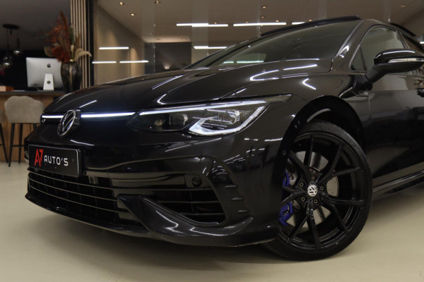 Volkswagen Golf 2.0 TSI R 4Motion AKRAP/PANO/HEADUP/IQ/H-K/BOMVOL Volkswagen Golf 2.0 TSI R 4Motion AKRAP/PANO/HEADUP/IQ/H-K/BOMVOL