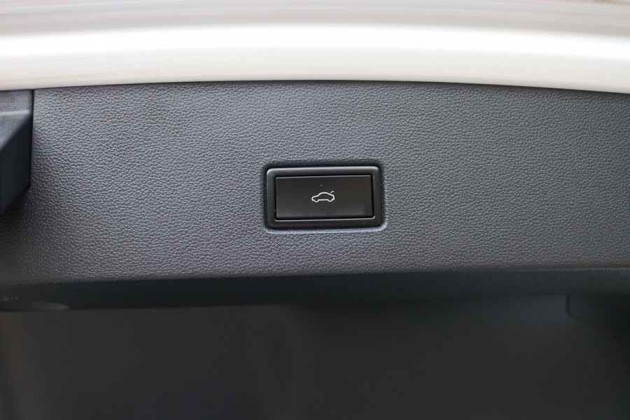 Volkswagen T-Roc 1.5 TSI Sport Autom Xenon Keyless Virtual cockpit Navi Camera Bj:2020