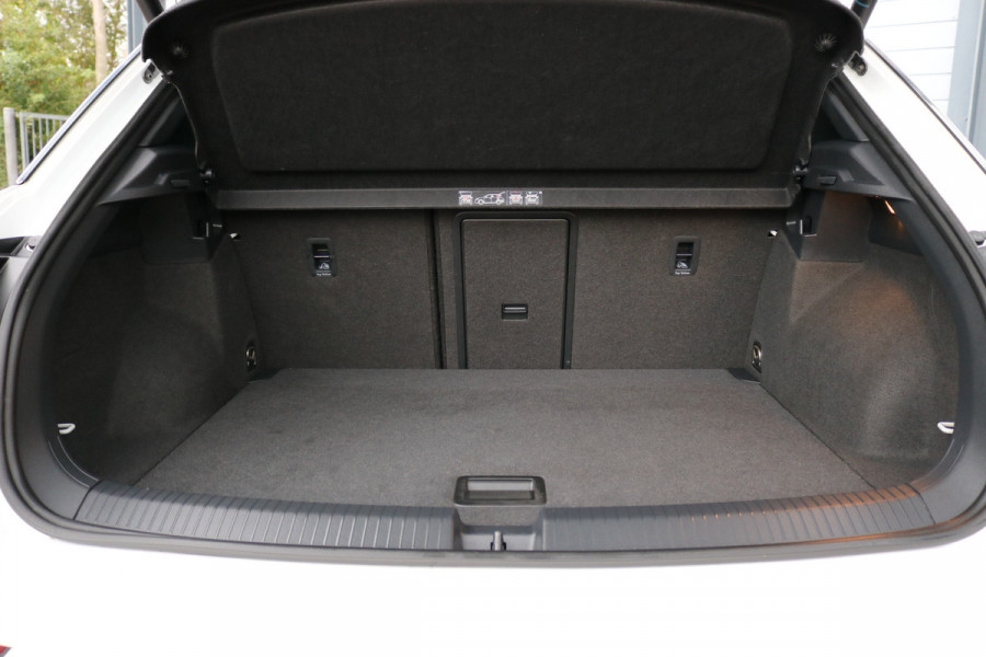 Volkswagen T-Roc 1.5 TSI Sport Autom Xenon Keyless Virtual cockpit Navi Camera Bj:2020