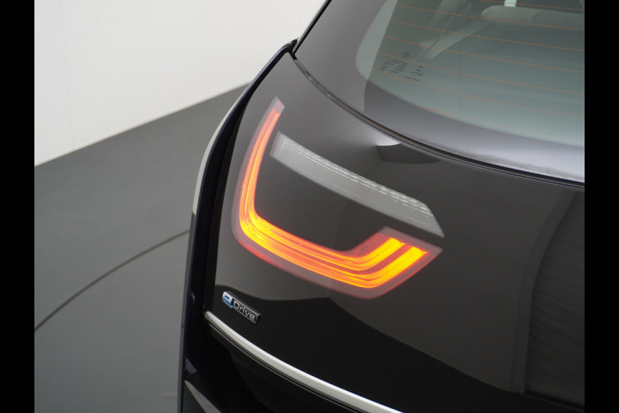 BMW i3 S iPerformance 94Ah 33kWh Schuifkanteldak Navi Ecc Cruise Control Camera Pdc DAB Stoelverwarming Warmtepomp Lmv 20" Led Comfort pack advance Origineel Nederlandse Auto