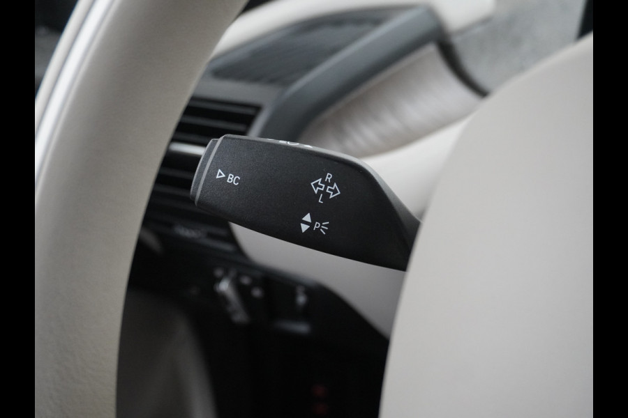 BMW i3 S iPerformance 94Ah 33kWh Schuifkanteldak Navi Ecc Cruise Control Camera Pdc DAB Stoelverwarming Warmtepomp Lmv 20" Led Comfort pack advance Origineel Nederlandse Auto